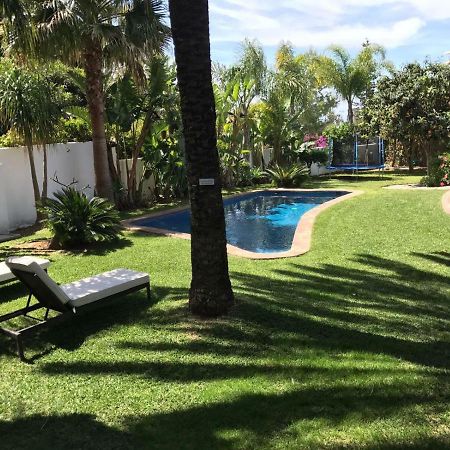 Villa With Heated Pool And Jacuzzi Close To Puerto Banus And Beach エステポナ エクステリア 写真