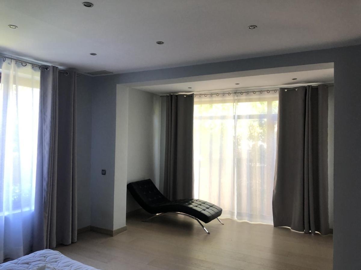 Villa With Heated Pool And Jacuzzi Close To Puerto Banus And Beach エステポナ エクステリア 写真
