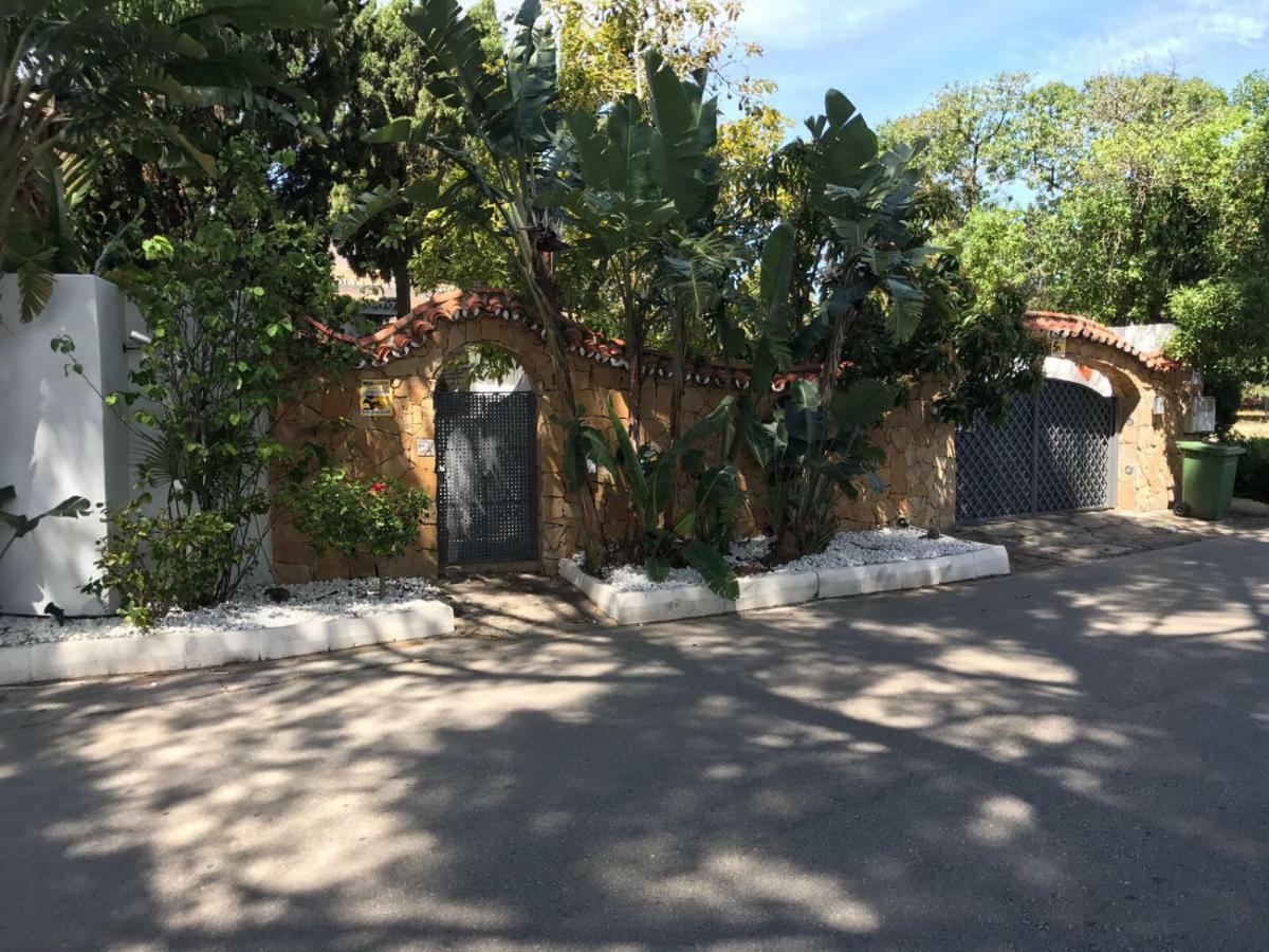 Villa With Heated Pool And Jacuzzi Close To Puerto Banus And Beach エステポナ エクステリア 写真