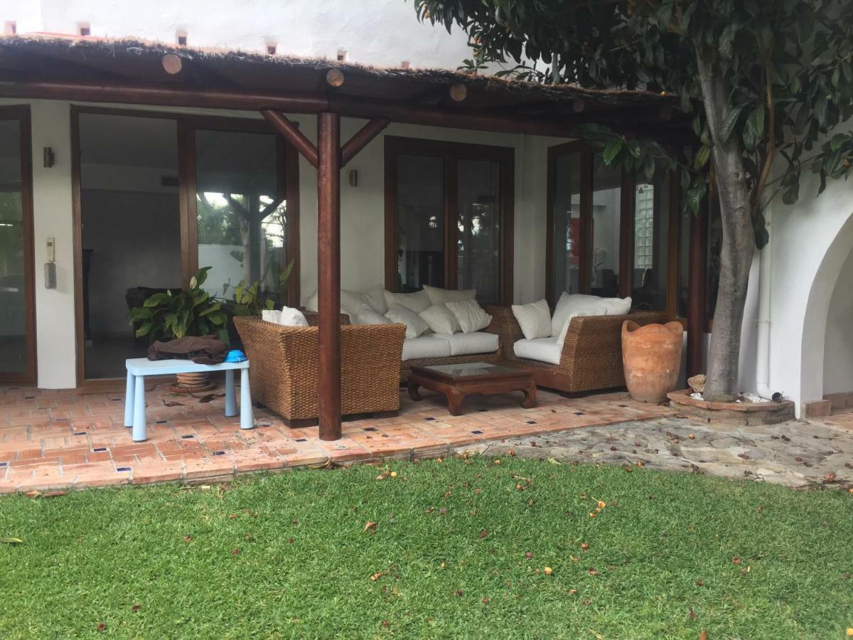 Villa With Heated Pool And Jacuzzi Close To Puerto Banus And Beach エステポナ エクステリア 写真