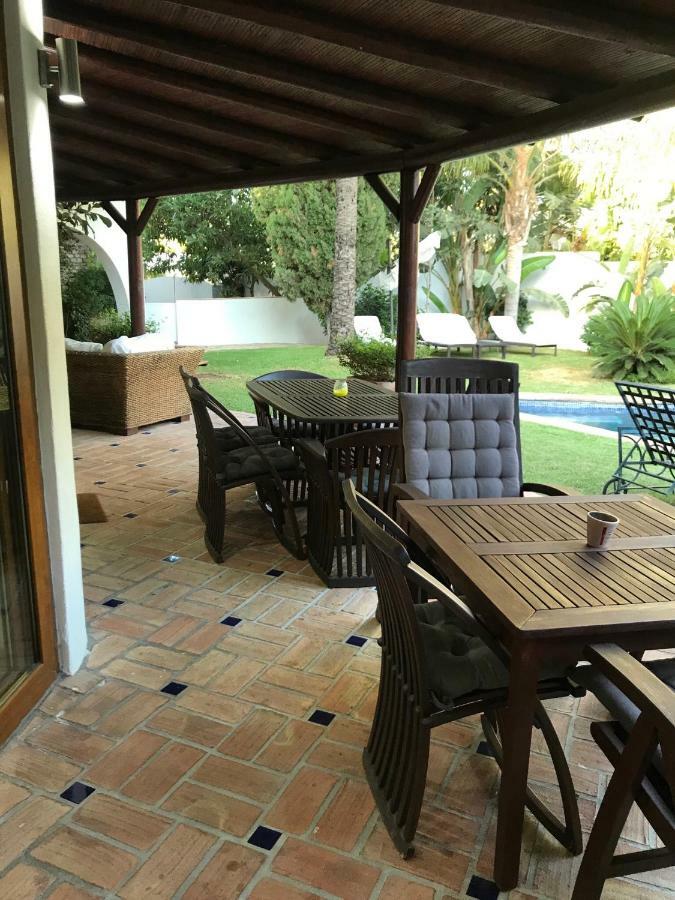 Villa With Heated Pool And Jacuzzi Close To Puerto Banus And Beach エステポナ エクステリア 写真