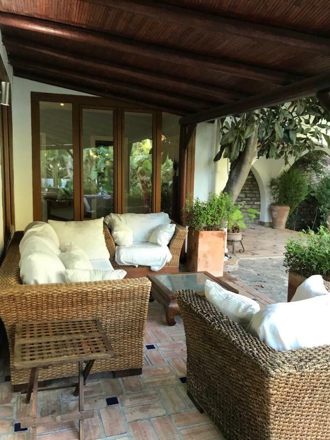 Villa With Heated Pool And Jacuzzi Close To Puerto Banus And Beach エステポナ エクステリア 写真
