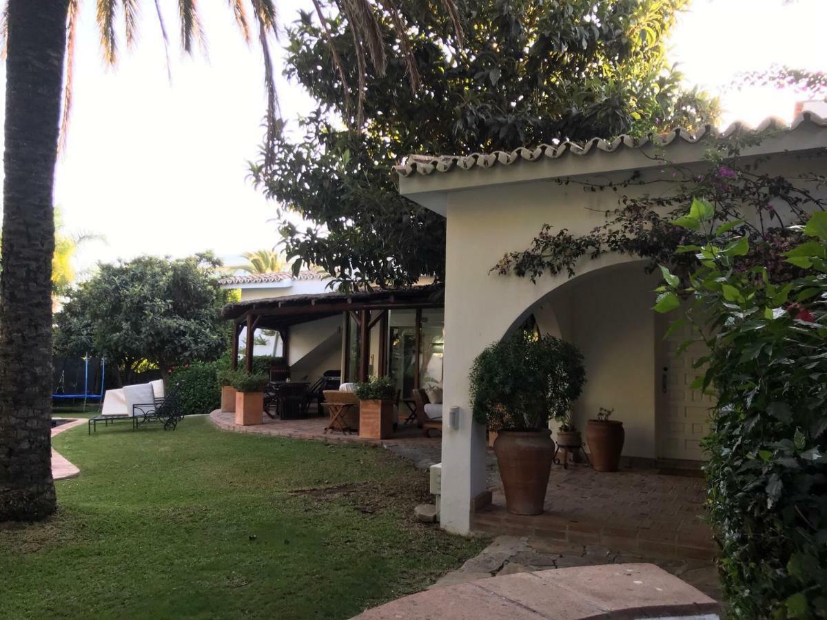 Villa With Heated Pool And Jacuzzi Close To Puerto Banus And Beach エステポナ エクステリア 写真