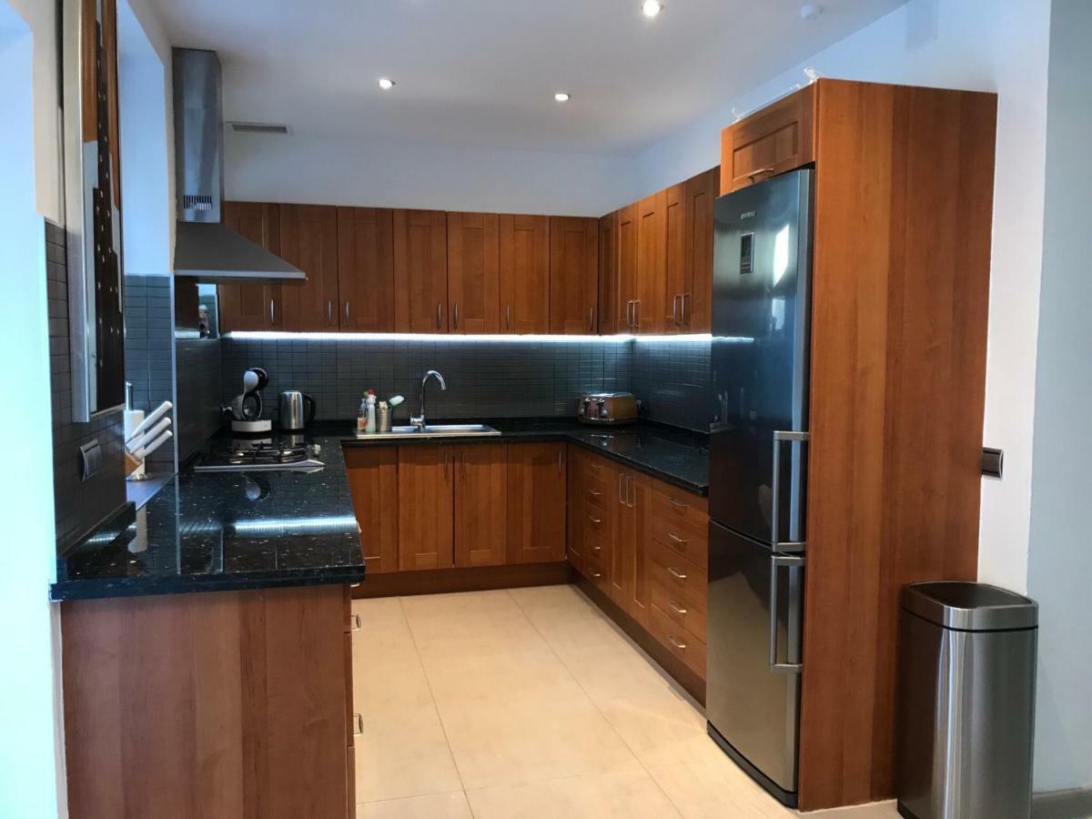 Villa With Heated Pool And Jacuzzi Close To Puerto Banus And Beach エステポナ エクステリア 写真