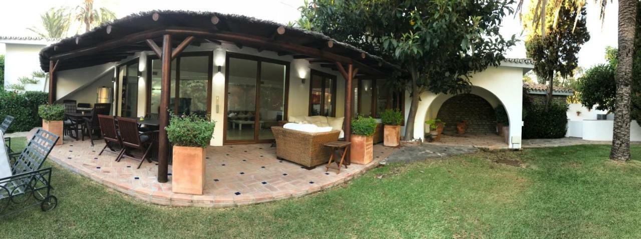 Villa With Heated Pool And Jacuzzi Close To Puerto Banus And Beach エステポナ エクステリア 写真