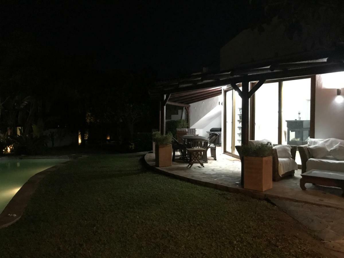 Villa With Heated Pool And Jacuzzi Close To Puerto Banus And Beach エステポナ エクステリア 写真