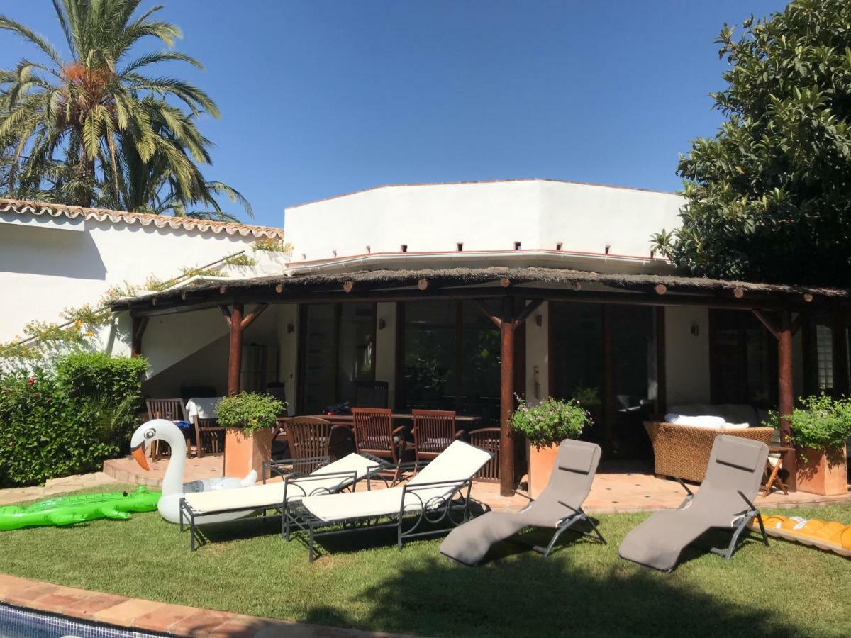Villa With Heated Pool And Jacuzzi Close To Puerto Banus And Beach エステポナ エクステリア 写真
